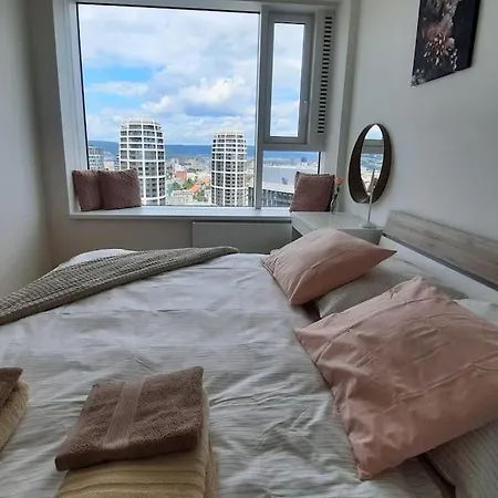 Unrivaled Look Over The City, 27th. Floor, Access 24/7 Appartement *