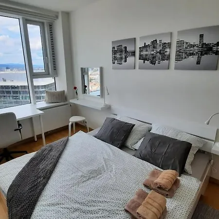 Apartmán Unrivaled Look Over The City, 27th. Floor, Access 24/7 Bratislava