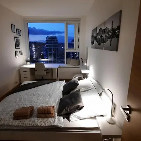 Apartmán Unrivaled Look Over The City, 27th. Floor, Access 24/7 Bratislava