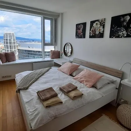 Unrivaled Look Over The City, 27th. Floor, Access 24/7 Appartement