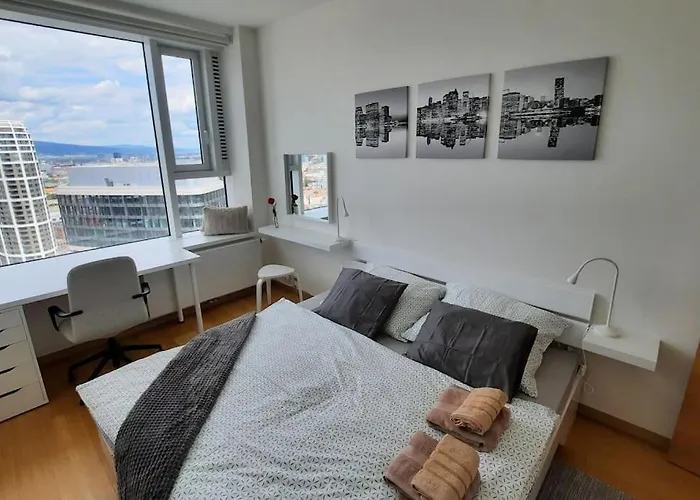 Apartmán Unrivaled Look Over The City, 27th. Floor, Access 24/7 Bratislava