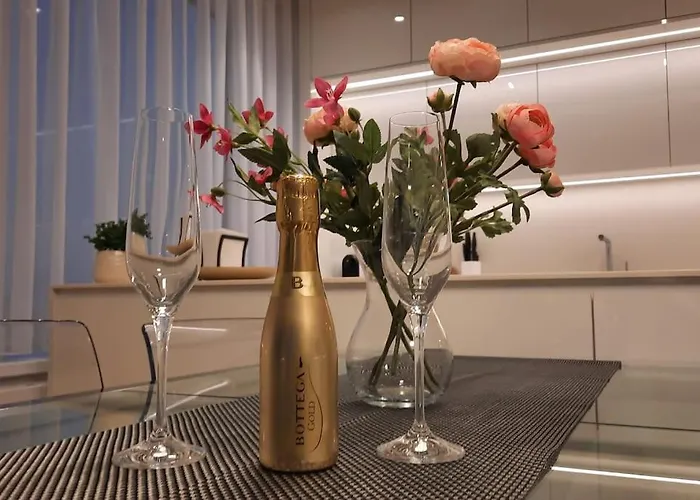 Unrivaled Look Over The City, 27th. Floor, Access 24/7 Bratislava
