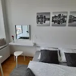 Unrivaled Look Over The City, 27th. Floor, Access 24/7 Lejlighed