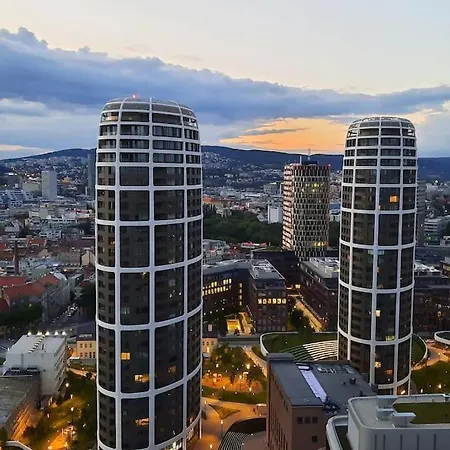 Apartamento Unrivaled Look Over The City, 27th. Floor, Access 24/7 Bratislava